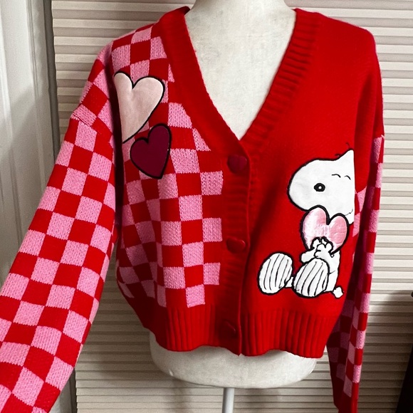Peanuts Snoopy Valentine's Day Heart Checkerboard Cardigan red pink  NWT medium - Picture 4 of 12